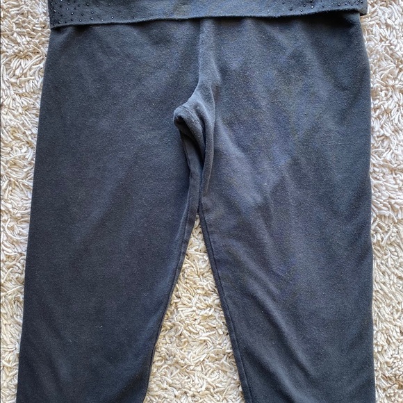 Victoria's Secret Y2K Pink Yoga Knee Length Activewear Capris - Picture 5 of 5